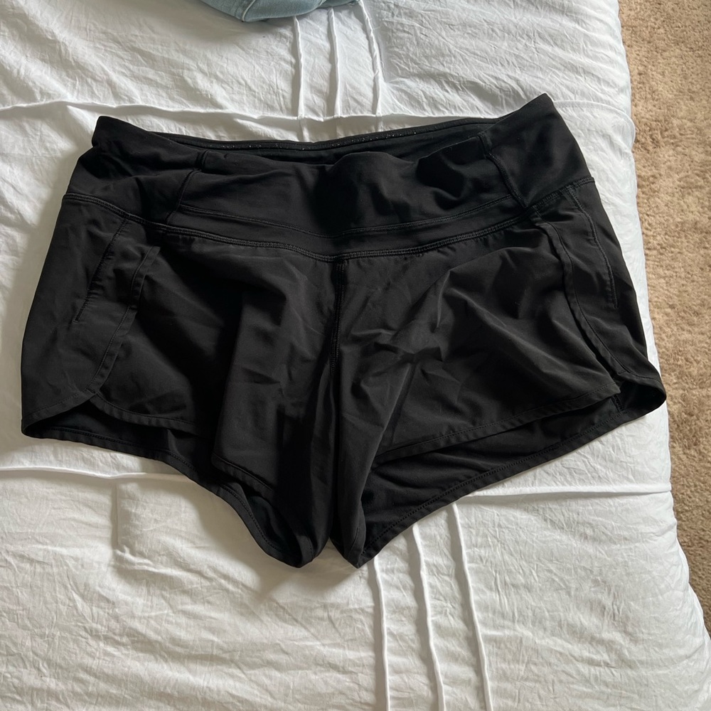 Black Lululemon Speed Up Mid-Rise Lined Short 4’’